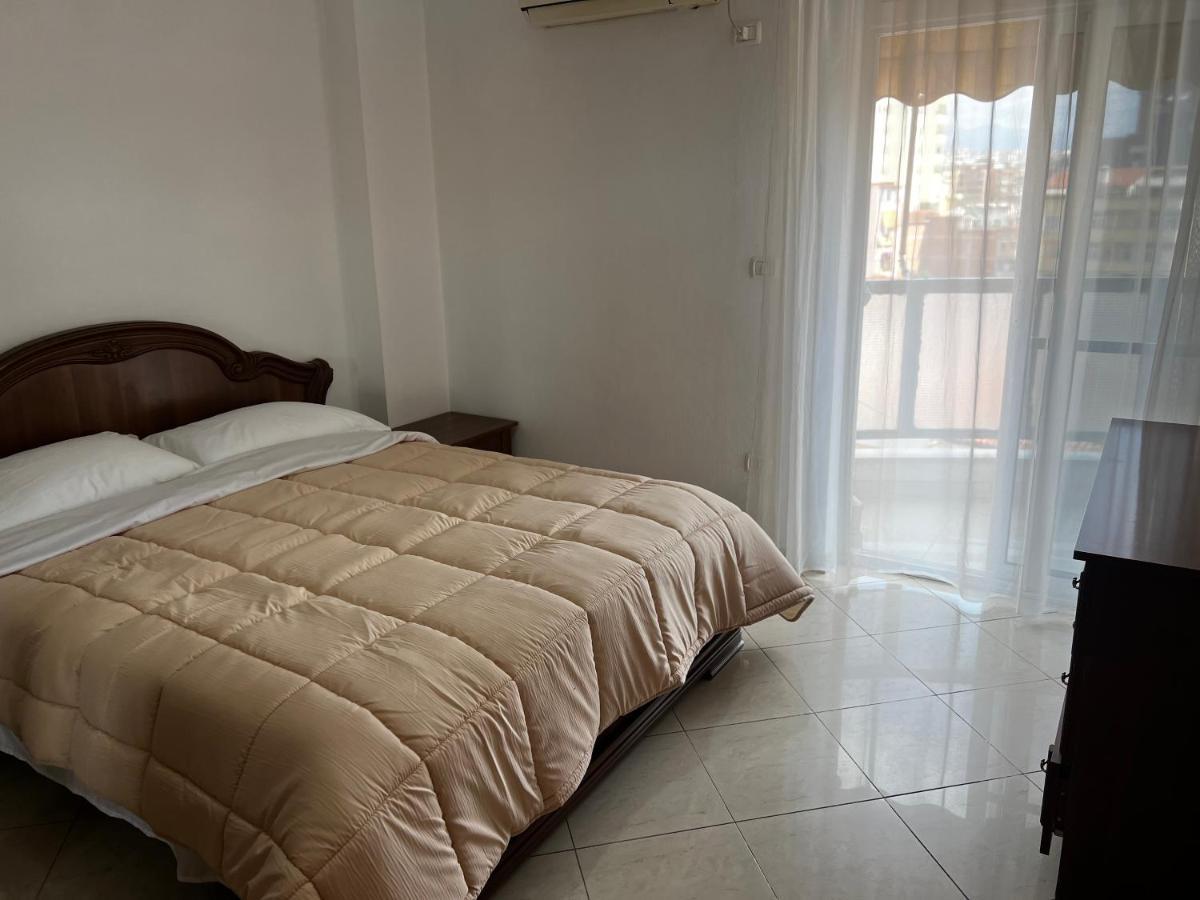 City Central Apartment 2 Tiranë Luaran gambar